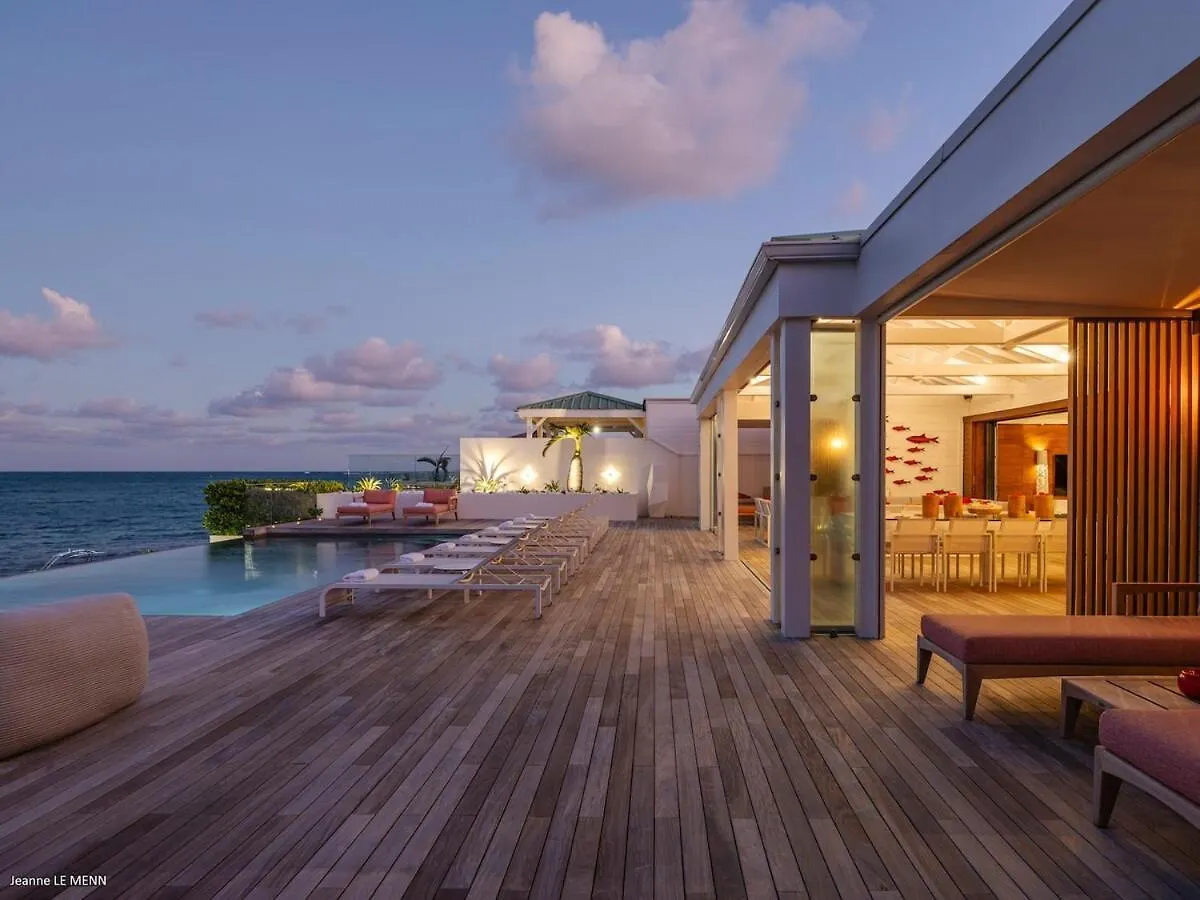 This Is A Great Location For Beaches Cul de Sac
